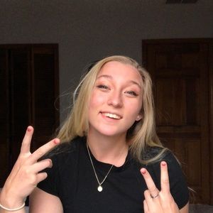 Meet your Posher, Leigh